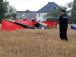 Rozbitym śmigłowcem leciało trzech mężczyzn. Trzeci z nich jest w stanie ciężkim