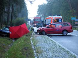Tragiczny wypadek w Grodźcu, nie żyje 19 letni kierowca