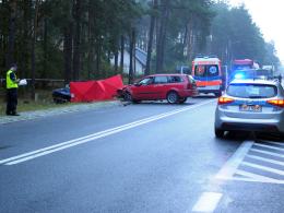 Tragiczny wypadek w Grodźcu, nie żyje 19 letni kierowca