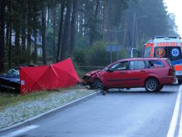 Tragiczny wypadek w Grodźcu, nie żyje 19 letni kierowca