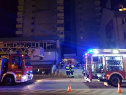 Pożar na 12 piętrze w wieżowcu. Na miejscu 7 jednostek straży pożarnej