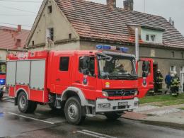 Z nielegalnie podłączonej butli ulatniał się gaz. Interwencja w Lewinie Brzeskim