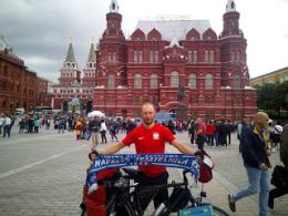 Przejechał blisko 3800 kilometrów rowerem by zobaczyć mecze Polaków na mundialu