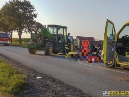 3 osoby poszkodowane po zderzeniu osobówki z maszyną rolniczą