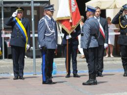 Policjanci przemaszerowali na rynek z okazji swojego święta