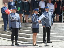 Policjanci przemaszerowali na rynek z okazji swojego święta
