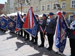 Policjanci przemaszerowali na rynek z okazji swojego święta