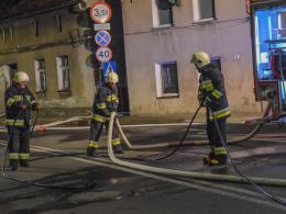 11 zastępów straży walczyło z pożarem domu jednorodzinnego w Lewinie Brzeskim