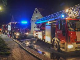 11 zastępów straży walczyło z pożarem domu jednorodzinnego w Lewinie Brzeskim