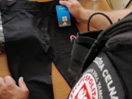 Setki sztuk podrabianej odzieży miały trafić do mieszkanki Opola