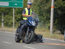Motocyklista uderzył w ciężarówkę na Wrocławskiej.