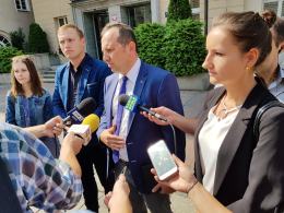 PiS nazywa prezydenta "Damskim bokserem", ale chce merytorycznej kampanii