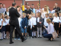 Młodzież uroczyście rozpoczęła rok szkolny. Za ile dni wakacje?