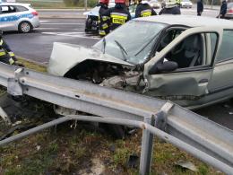 Zderzenie renault clio z radiowozem. Utrudnienia na Oleskiej