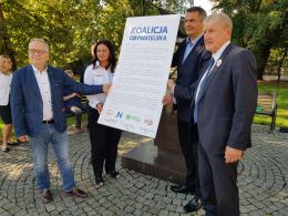 Koalicja Obywatelska: "Budujemy front samorządowy, nie pustych evenciarzy czy królów Facebooka"