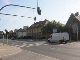 Czytelnicy alarmują: "Nowa sygnalizacja świetlna na Niemodlińskiej jest słabo widoczna"
