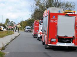 Zablokowana ulica Piastowska w Dobrzeniu Wielkim. Robotnicy uszkodzili rurę z gazem