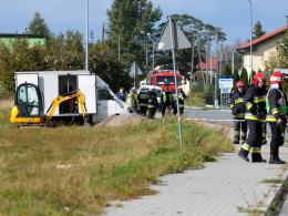 Zablokowana ulica Piastowska w Dobrzeniu Wielkim. Robotnicy uszkodzili rurę z gazem