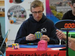 Zawody Speedcubing - przyjdź, zobacz jak robią to najlepsi