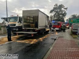 Dwie ciężarówki zderzyły się na krajowej 11 w Byczynie