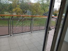 Dewastacja bloku przy ulicy Walecki 5-7