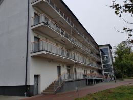 Dewastacja bloku przy ulicy Walecki 5-7