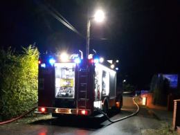 Pożar budynku gospodarczego w Grodźcu. W akcji 9 jednostek straży