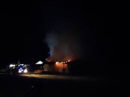 Pożar budynku gospodarczego w Grodźcu. W akcji 9 jednostek straży