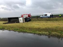 Zderzenie ciężarówki z audi na Powstańców Warszawskich. Jedna osoba nie żyje