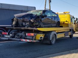 Zderzenie citroena z tirem w Chrząstowicach. Jedna osoba ranna