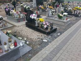 Dewastacja nagrobków na cmentarzu w Michałowie. Czy była celowa?
