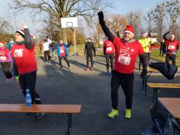 Na ulice Opolszczyzny wybiegają Mikołaje. Dlaczego lubimy bawić się sportem?