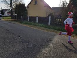 Na ulice Opolszczyzny wybiegają Mikołaje. Dlaczego lubimy bawić się sportem?