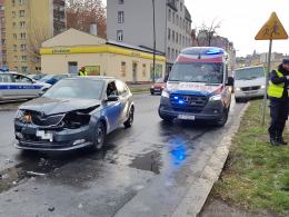 Zderzenie nieoznakowanego radiowozu w centrum Opola