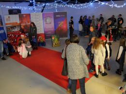 Około setka dzieci z domów dziecka została obdarowana prezentami w Dom Expo