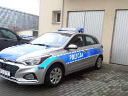 Nowy radiowóz dla policjantów z Lewina Brzeskiego