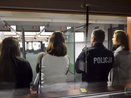 Policjanci zachęcają "Dołącz do Nas"
