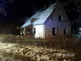 Dom jednorodzinny w Mesznie spłonął doszczętnie. Czy to było podpalenie?