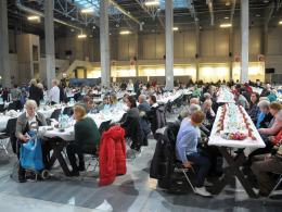 Nakrycia dla blisko 1200 gości przygotowano z okazji wigilii dla samotnych