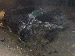 Zabrał koledze samochód, rozbił go na betonowym przepuście