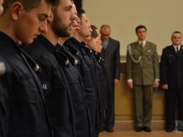 Nowi policjanci złożyli ślubowanie w komendzie wojewódzkiej w Opolu