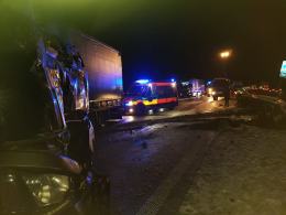 Zderzenie 2 tirów z osobówką na opolskim odcinku A4