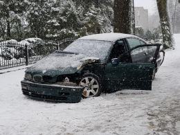 Złe warunki pogodowe, co chwila dochodzi do kolizji. Uważajmy na drogach!