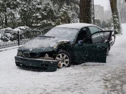 Złe warunki pogodowe, co chwila dochodzi do kolizji. Uważajmy na drogach!
