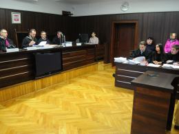 Zadała kilkadziesiąt ciosów nożem partnerowi. Kochała go a zdarzenia nie pamięta