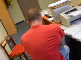 Nie wrócił z przepustki. Policjanci zatrzymali go u...poszukiwanej przez policję partnerki