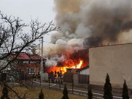 Pożar stolarni w Opolu, 5 zastępów straży walczyło z ogniem