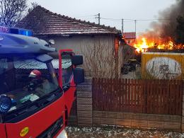Pożar stolarni w Opolu, 5 zastępów straży walczyło z ogniem