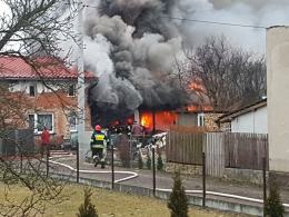Pożar stolarni w Opolu, 5 zastępów straży walczyło z ogniem