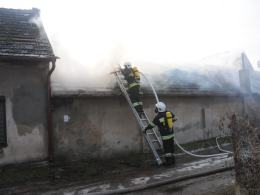 5 zastępów straży zadysponowano do pożaru budynku w Biadaczu